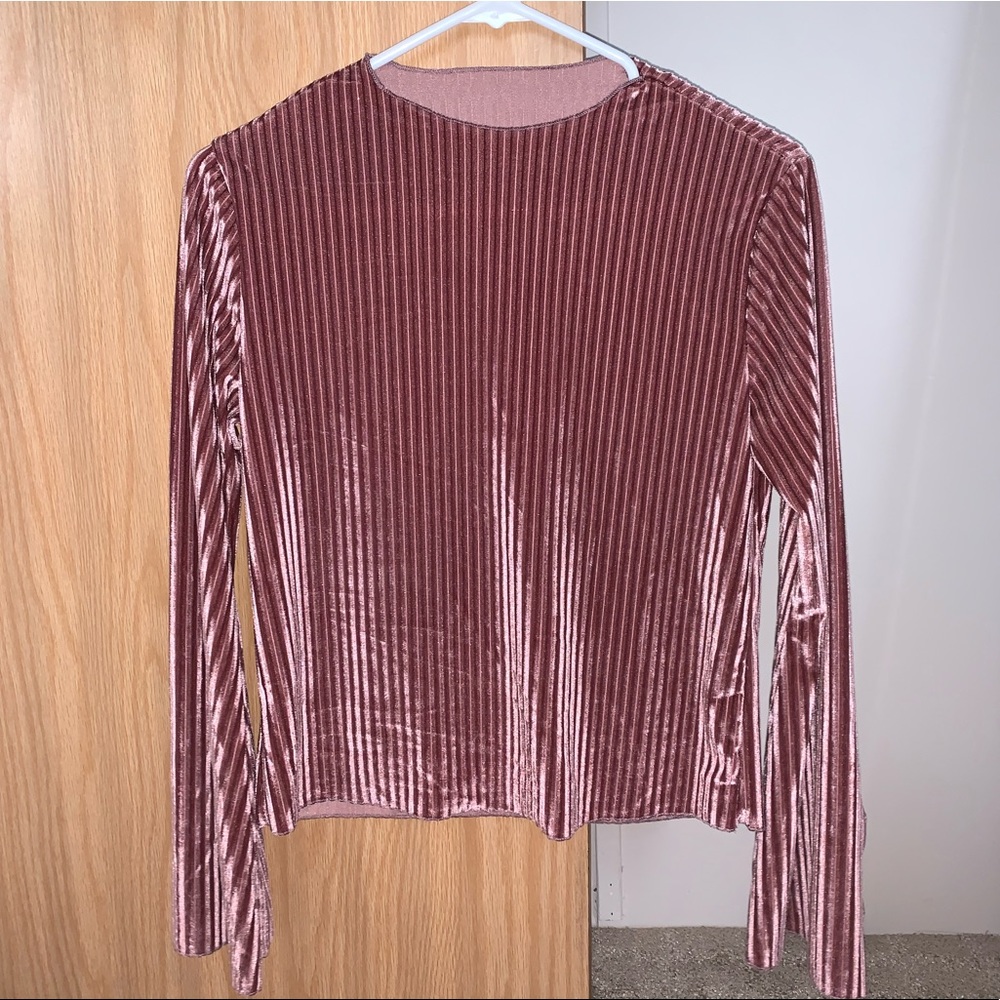 Pink, ribbed, long sleeve shirt